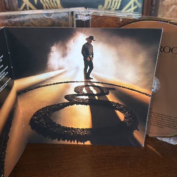 Garth Brooks the Ultimate Hits 3 disc Set - Picture 8 of 16